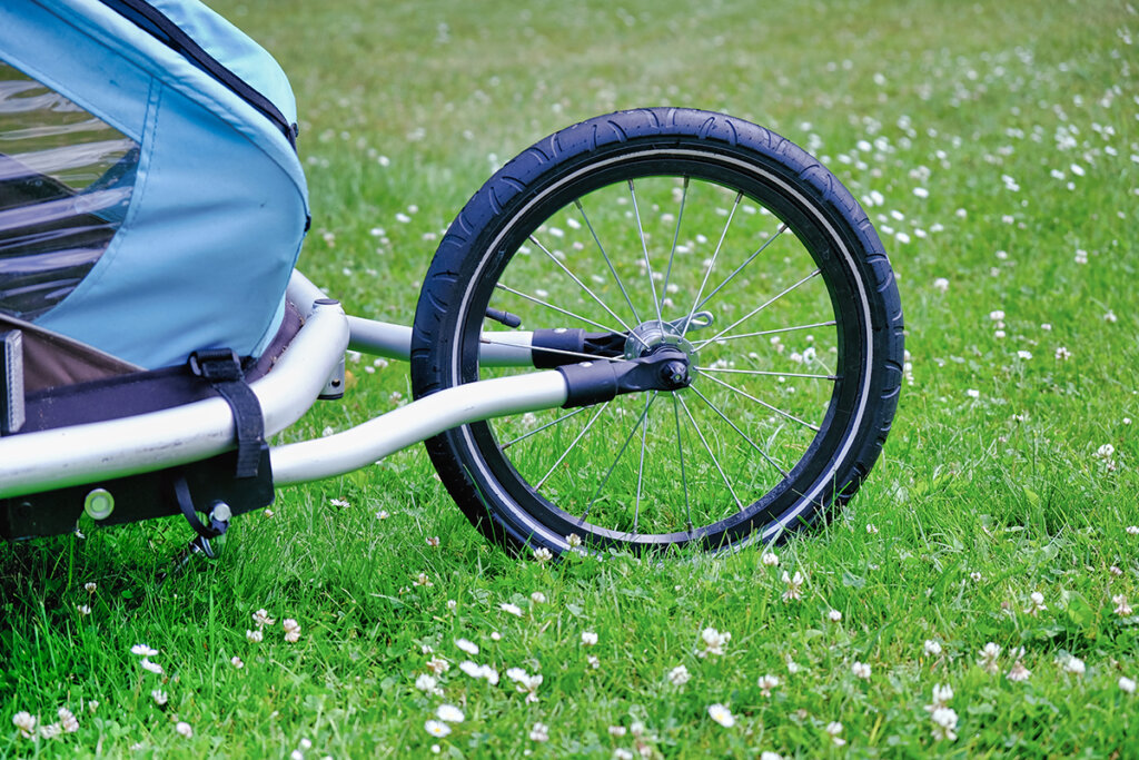 Kinderfietskar met groot voorwiel