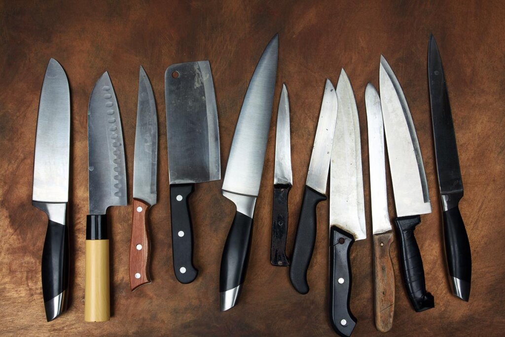 row_of_knifes