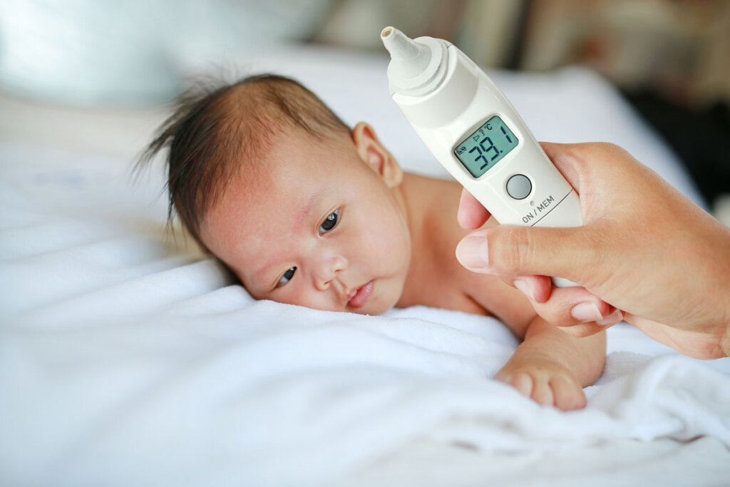 oorthermometer en baby